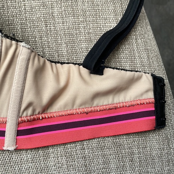 34DD VERY SEXY MULTI WAY Victoria’s Secret bra - Picture 5 of 8